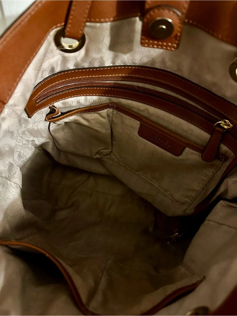 Michael Kors Jet Set Travel Large Saffiano Leather North-South Tote. - Picture 7 of 14